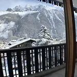 Snow Rabbit Апартаменти *