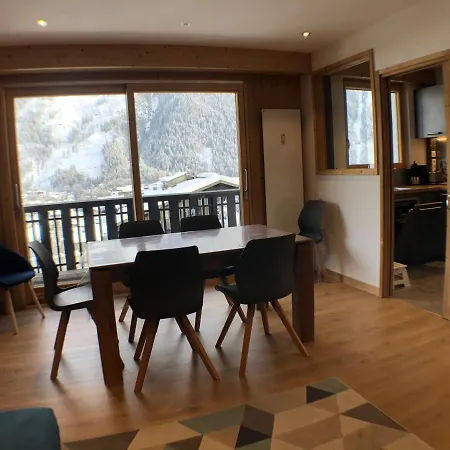 Snow Rabbit Apartment